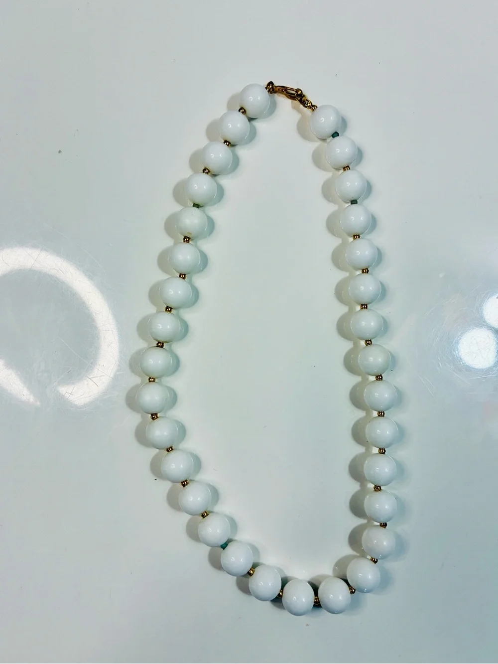 VTG Classic White Bead Necklace with Gold Accents Retro MCM Every Day Casual